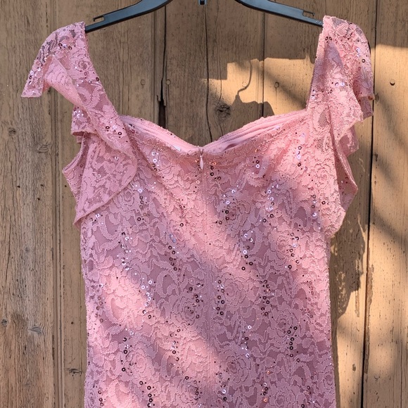 Beautiful Dress - Picture 7 of 8